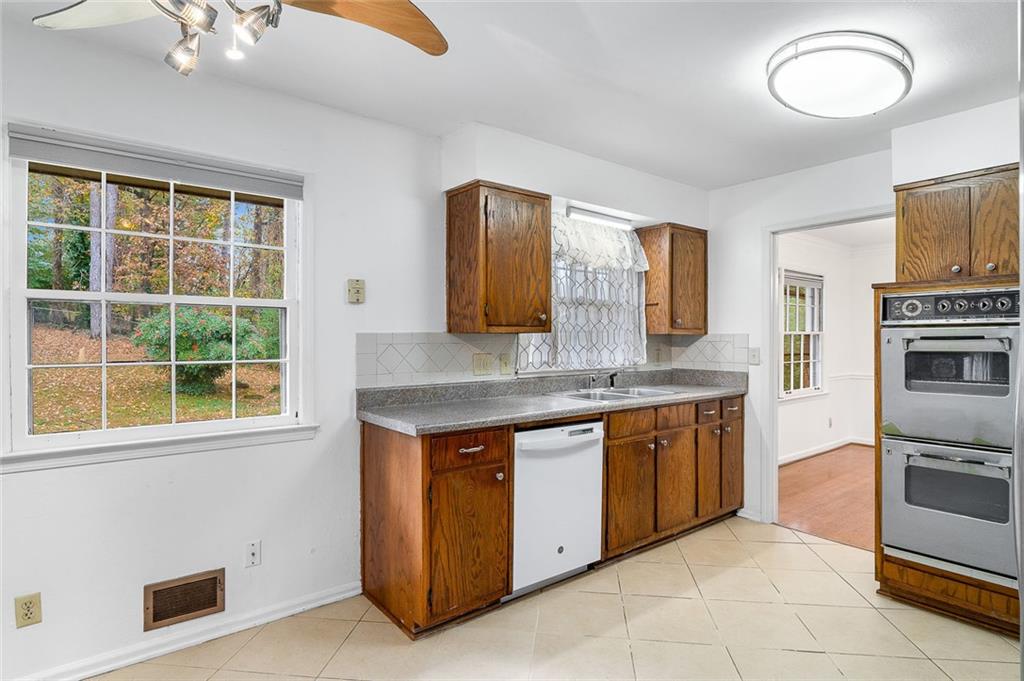 2738 Rainbow Ridge Road