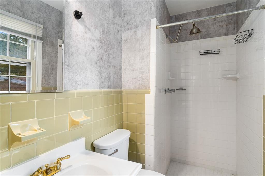 2738 Rainbow Ridge Road