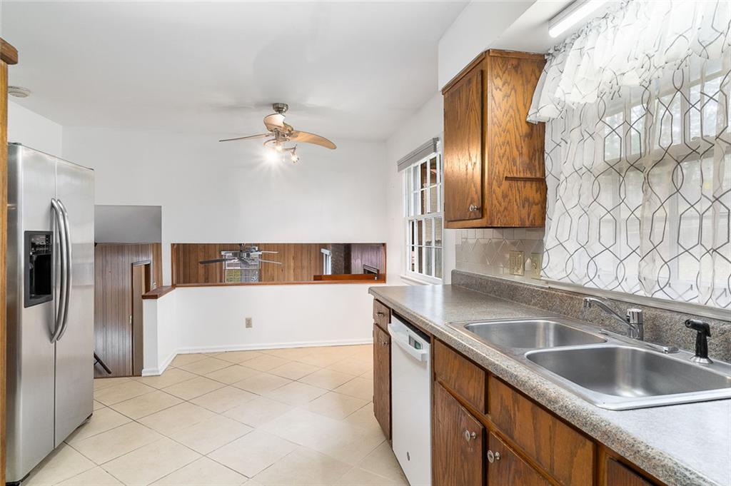 2738 Rainbow Ridge Road