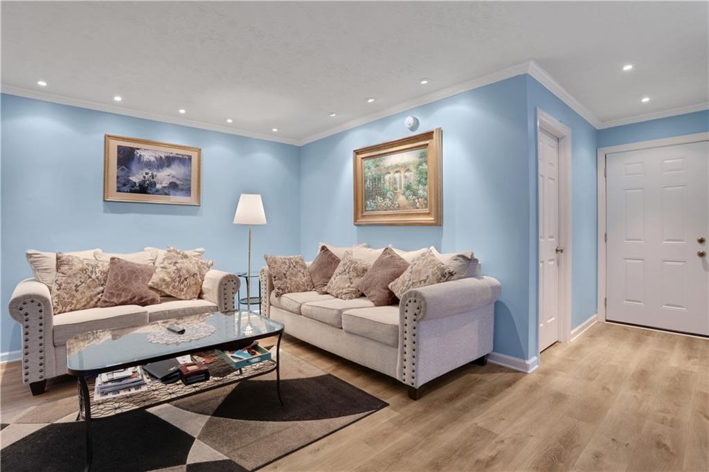 3843 Woodridge Way Unit 3843