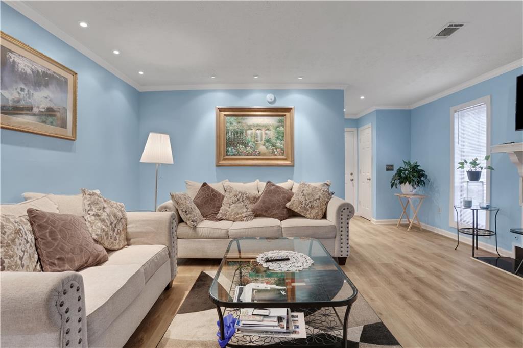 3843 Woodridge Way Unit 3843