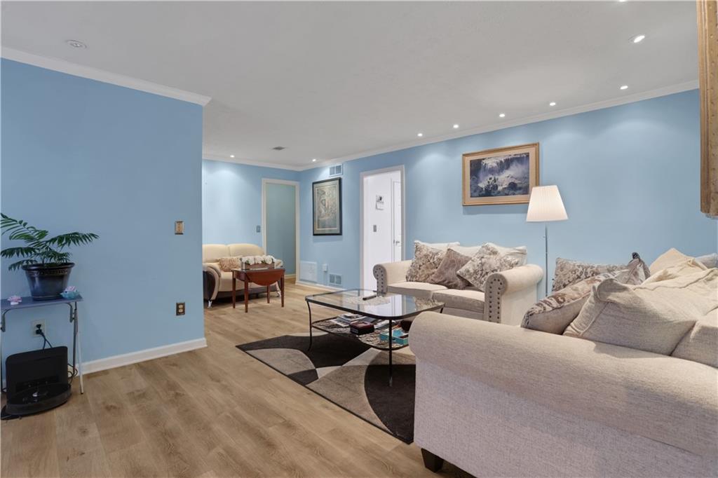 3843 Woodridge Way Unit 3843