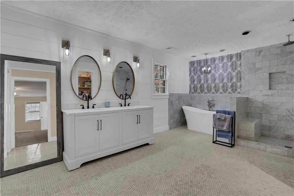 1514 Howell Highlands Drive