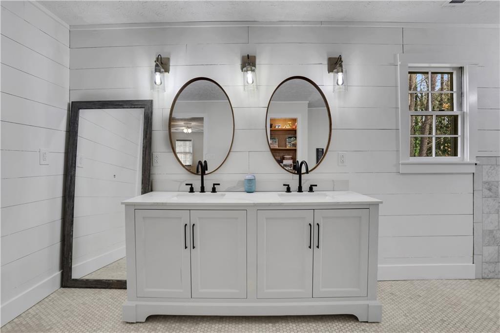 1514 Howell Highlands Drive