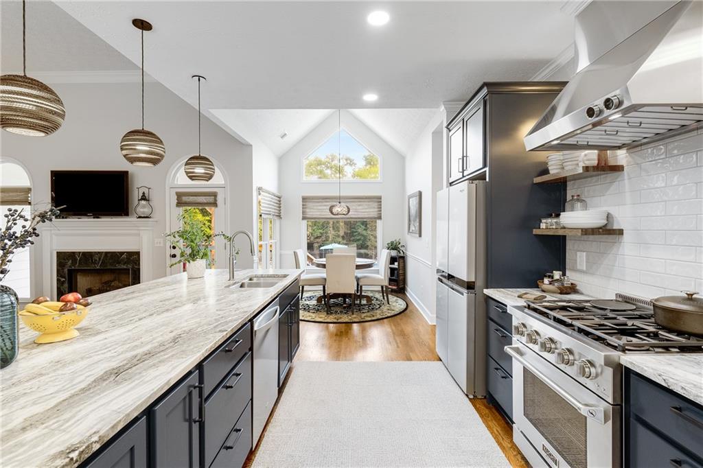 1621 La Fayette Drive