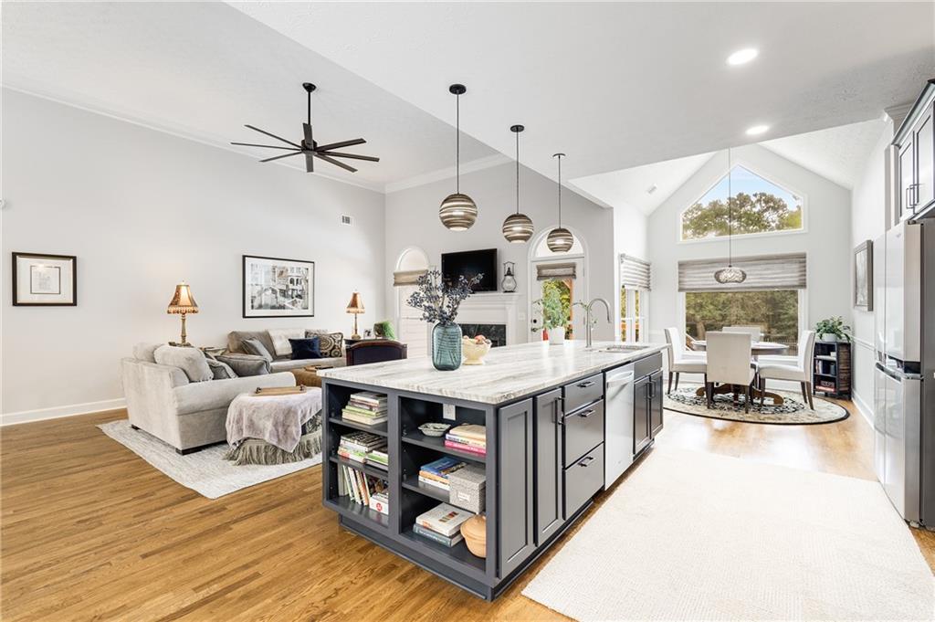 1621 La Fayette Drive