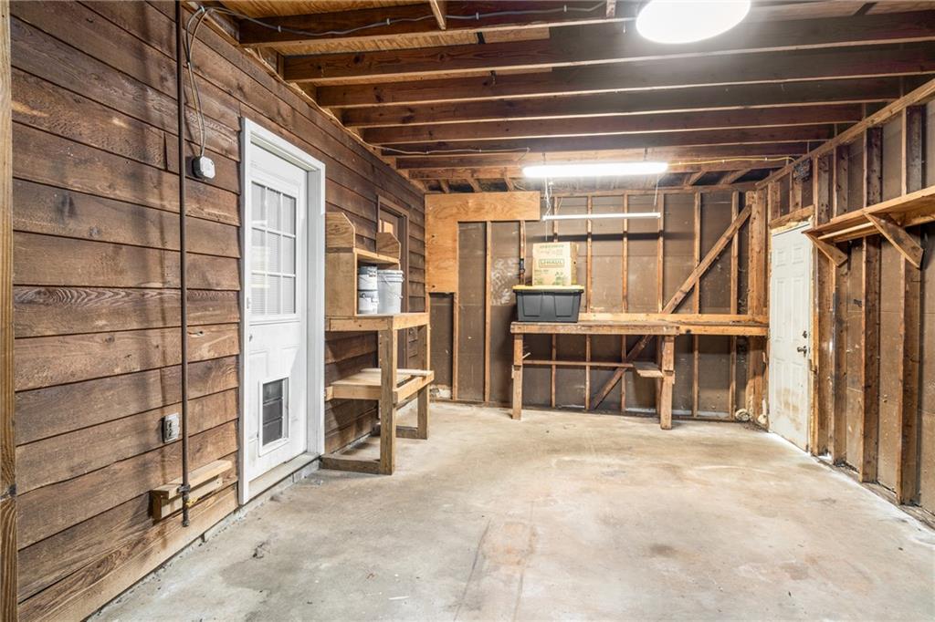 1141 Holly Hills Drive SW