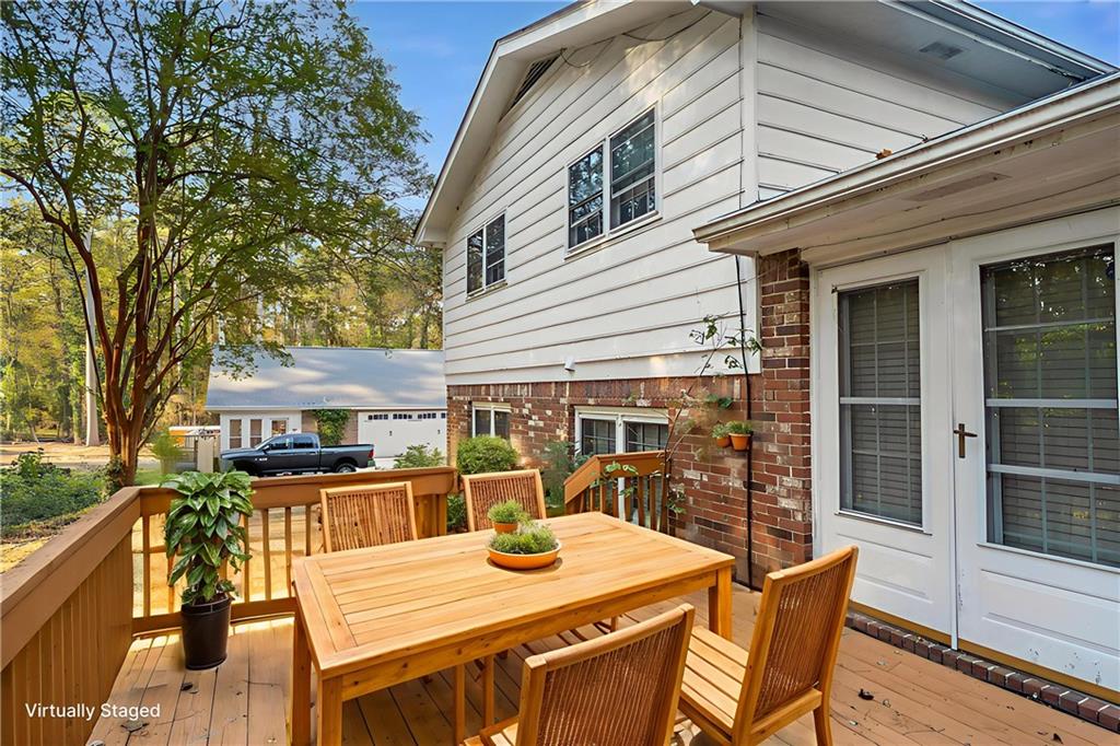 2252 Valley Creek Circle