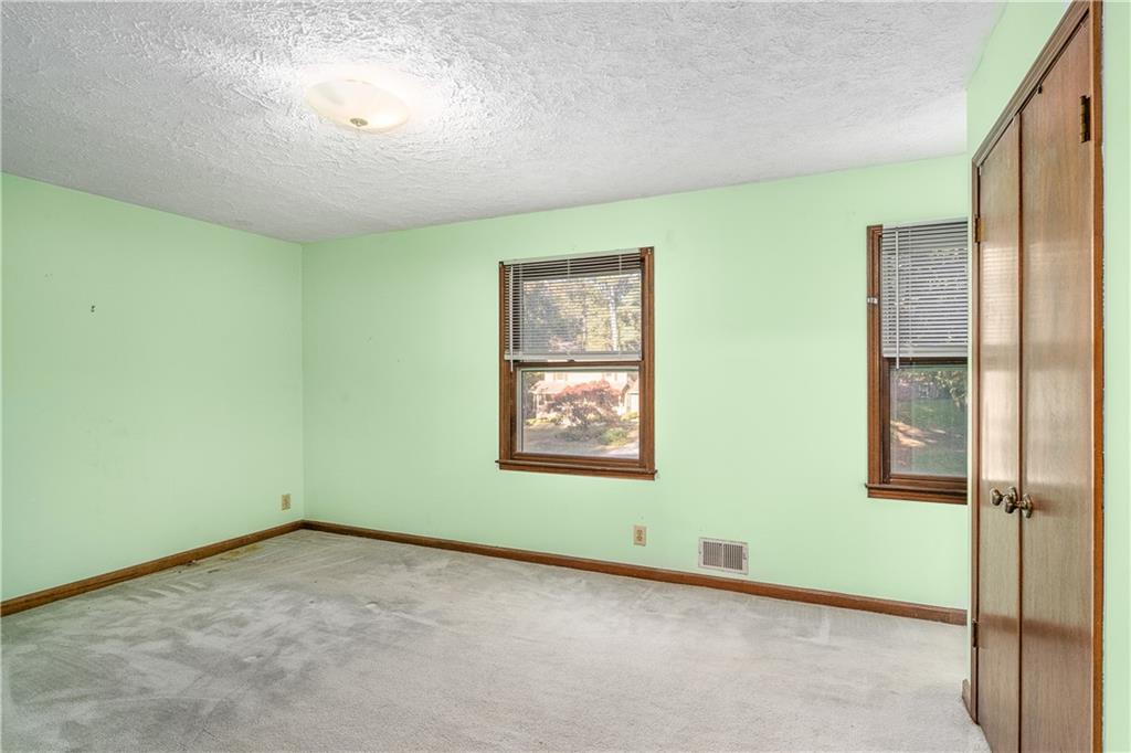 2252 Valley Creek Circle