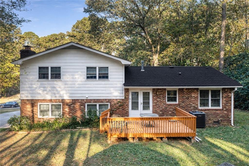 2252 Valley Creek Circle