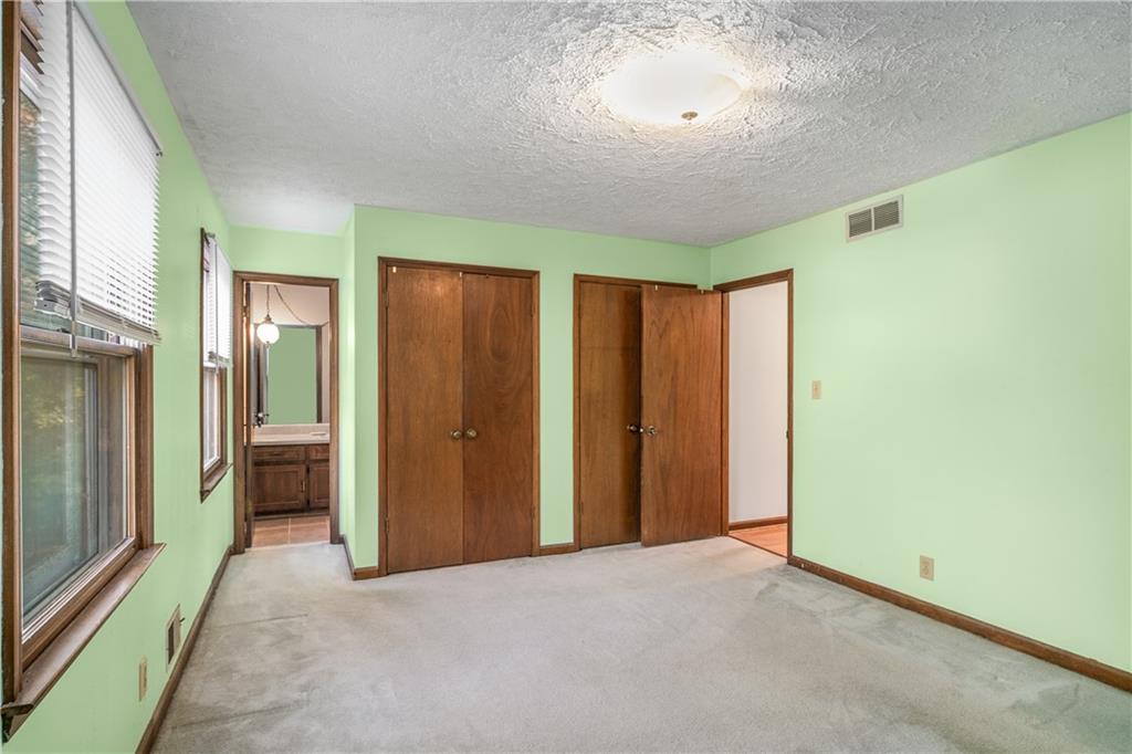 2252 Valley Creek Circle