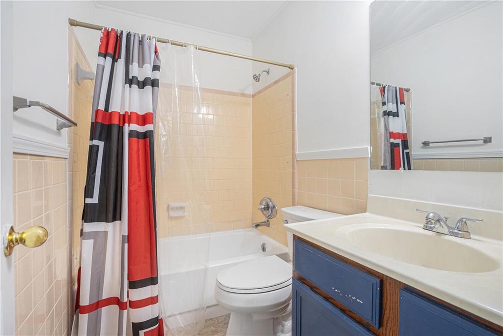 1883 Suwanee Terrace NW