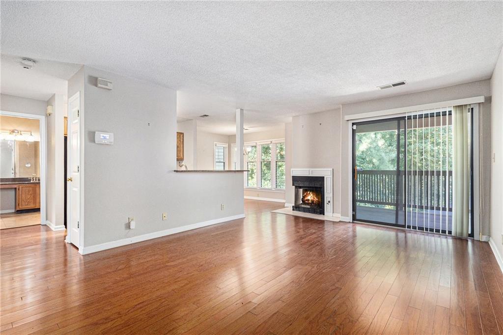 915 Garden Court Unit 915