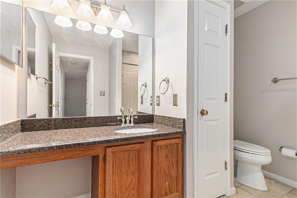 915 Garden Court Unit 915