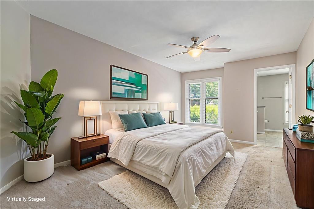 915 Garden Court Unit 915