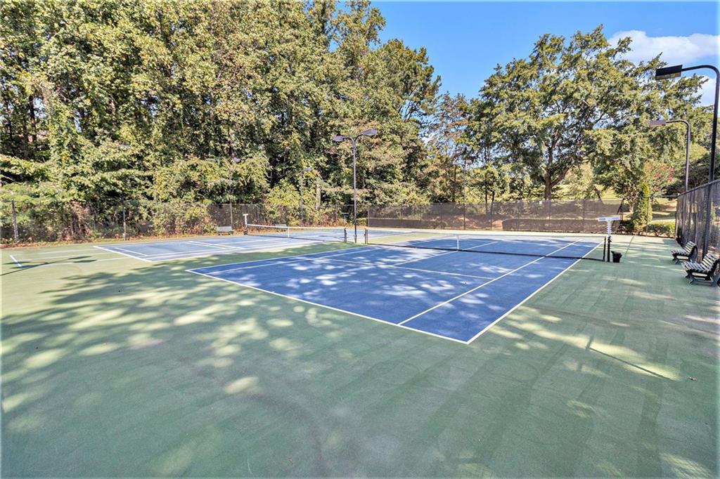 915 Garden Court Unit 915