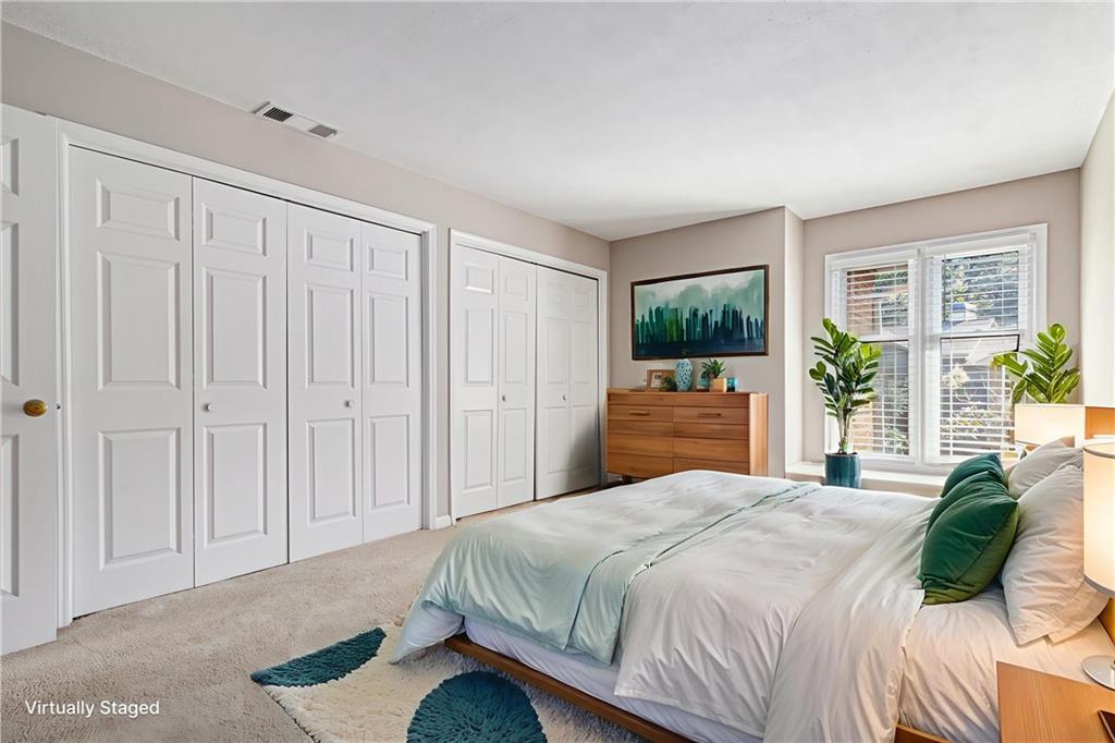 915 Garden Court Unit 915