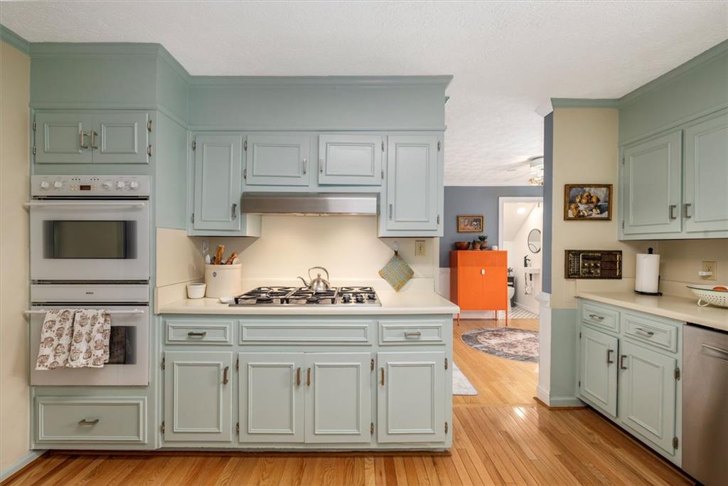 2086 Mountain Creek Court