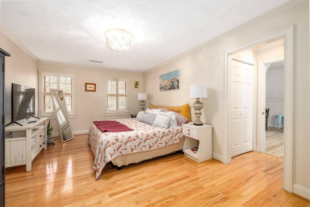 2086 Mountain Creek Court