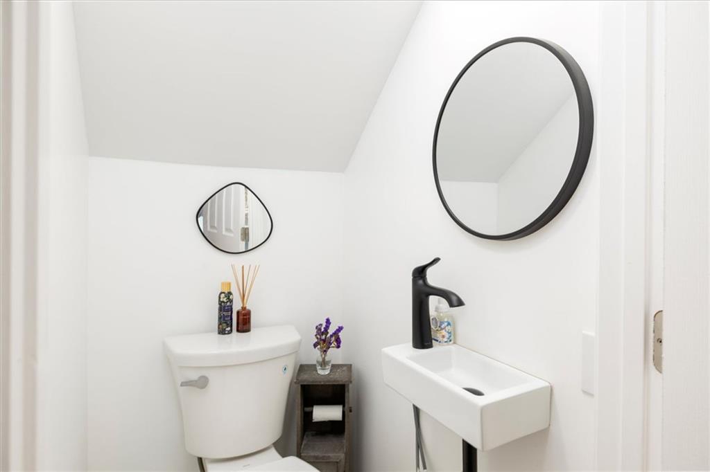 2086 Mountain Creek Court