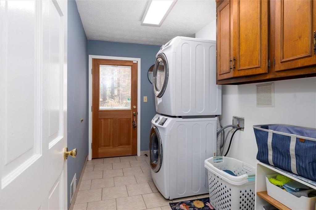 2086 Mountain Creek Court