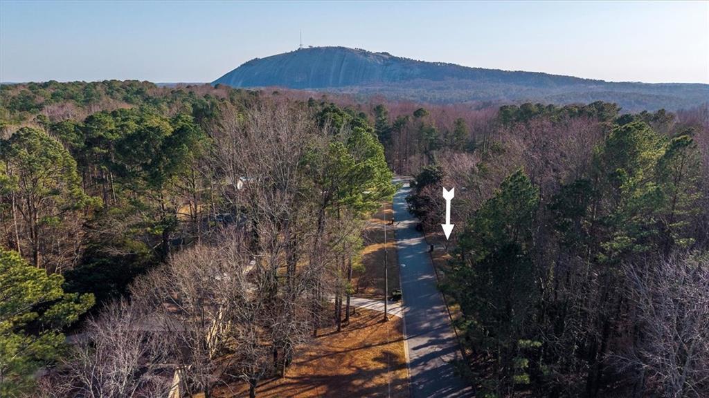 1594 Howell Highlands Drive