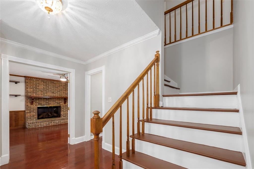 1594 Howell Highlands Drive