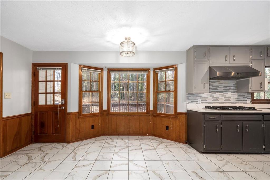 1594 Howell Highlands Drive