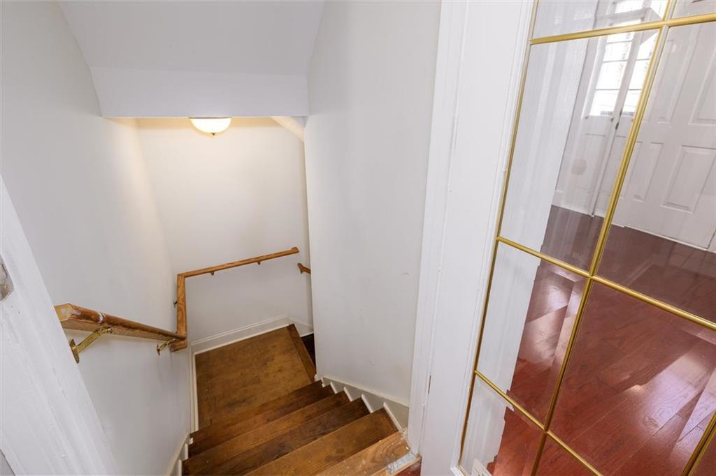 1594 Howell Highlands Drive