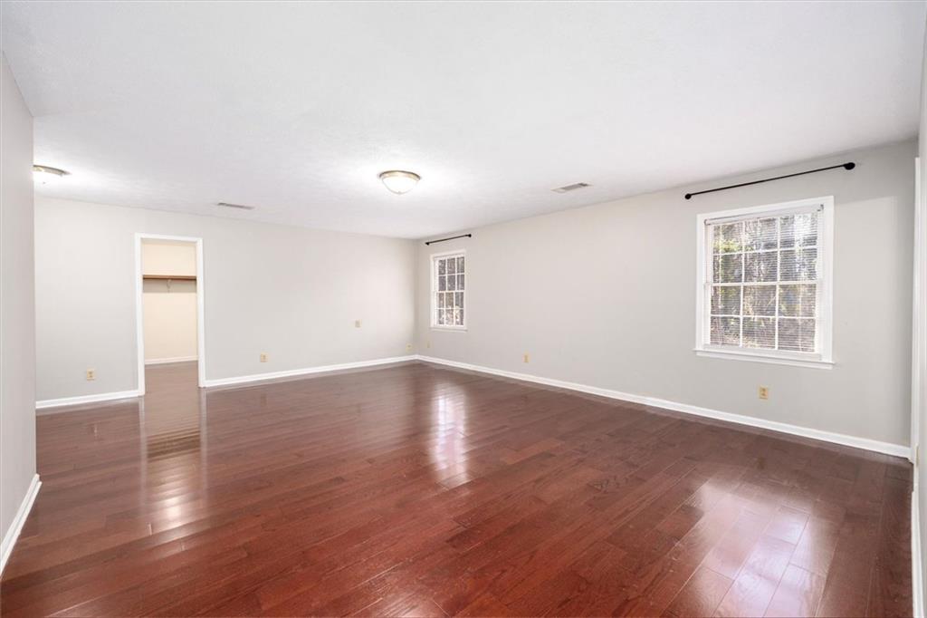 1594 Howell Highlands Drive