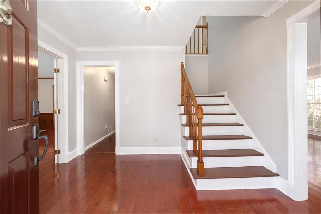 1594 Howell Highlands Drive