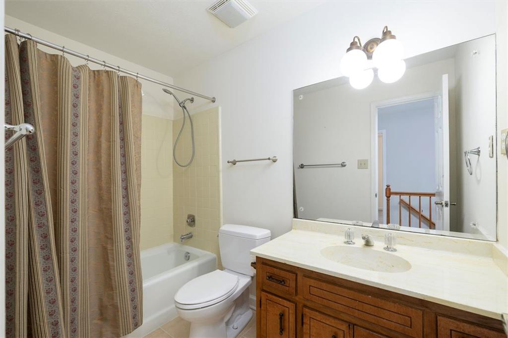 1594 Howell Highlands Drive