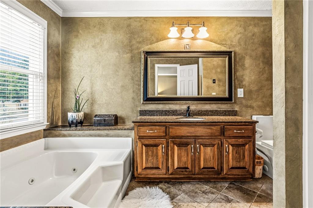 1975 Hunt Crossing Court