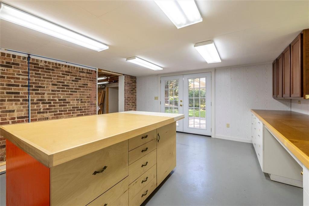 1942 Musket Court