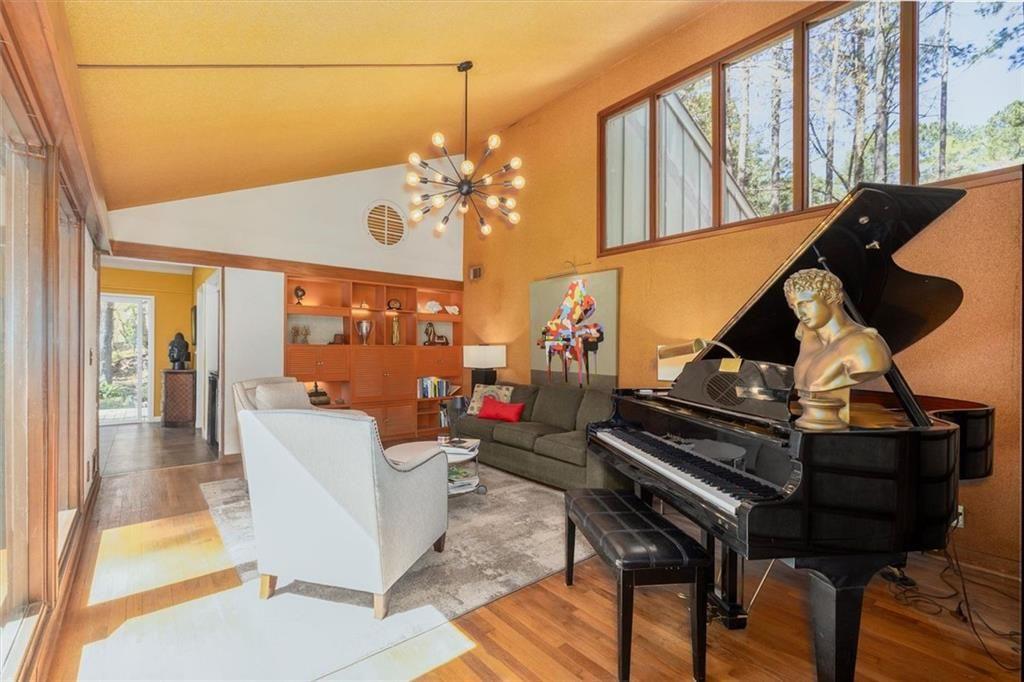 4917 Mountclaire Road