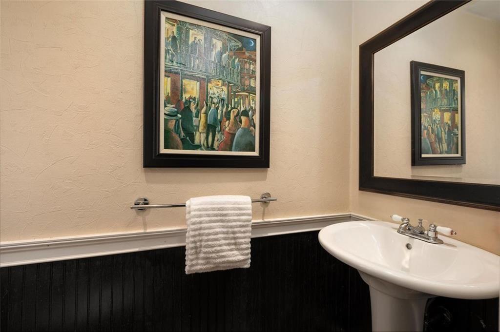 4917 Mountclaire Road