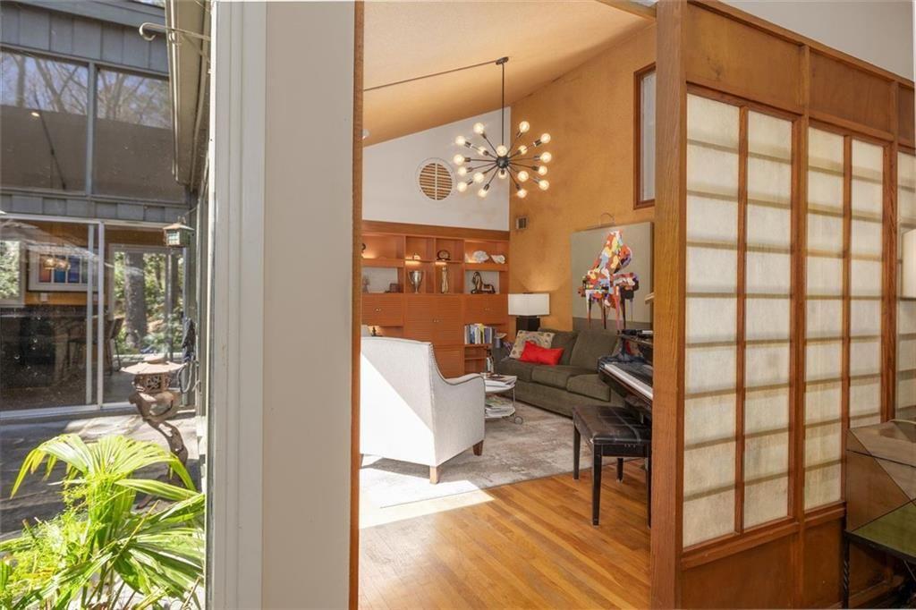 4917 Mountclaire Road