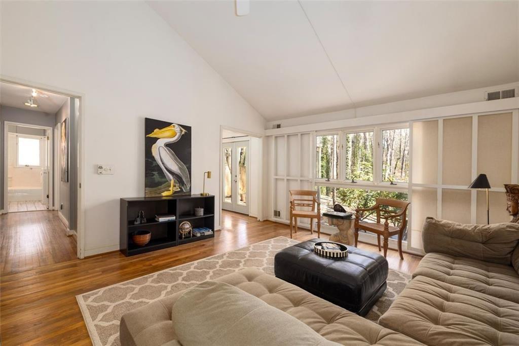 4917 Mountclaire Road