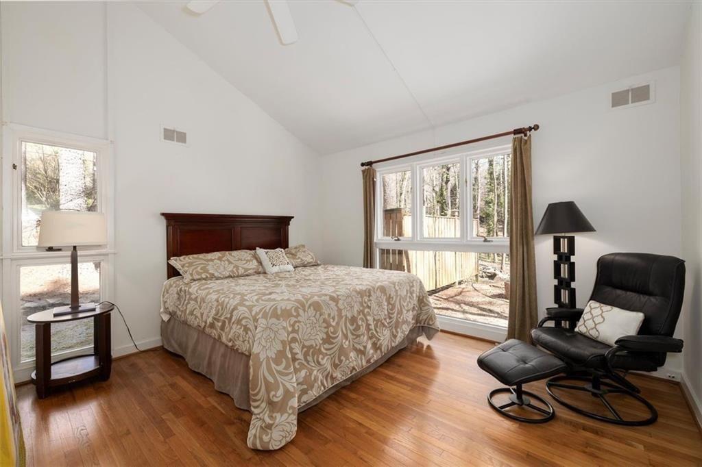 4917 Mountclaire Road