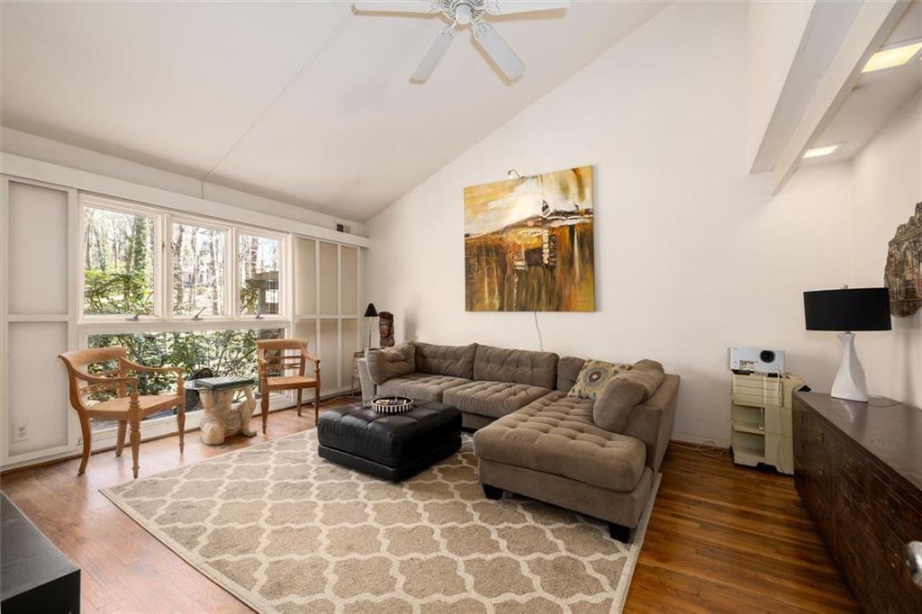 4917 Mountclaire Road