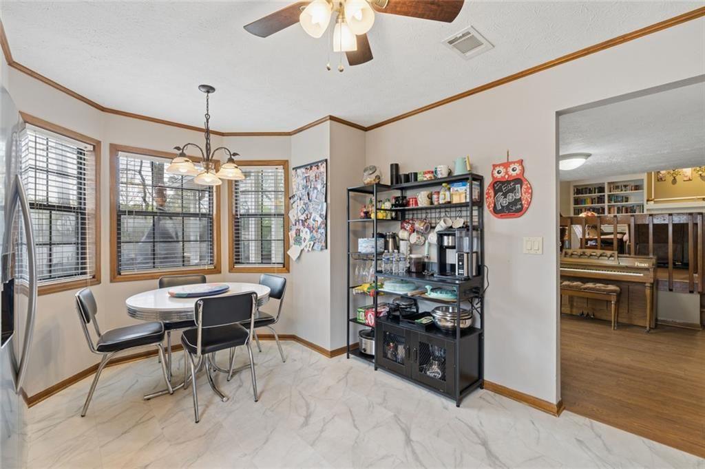 3492 Vista Heights Way SW