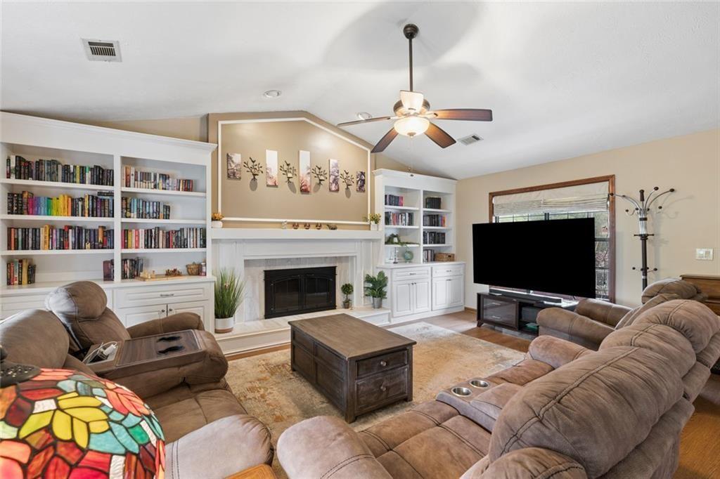 3492 Vista Heights Way SW