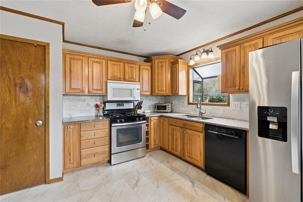 3492 Vista Heights Way SW