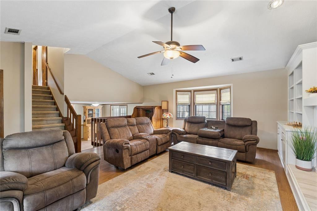 3492 Vista Heights Way SW