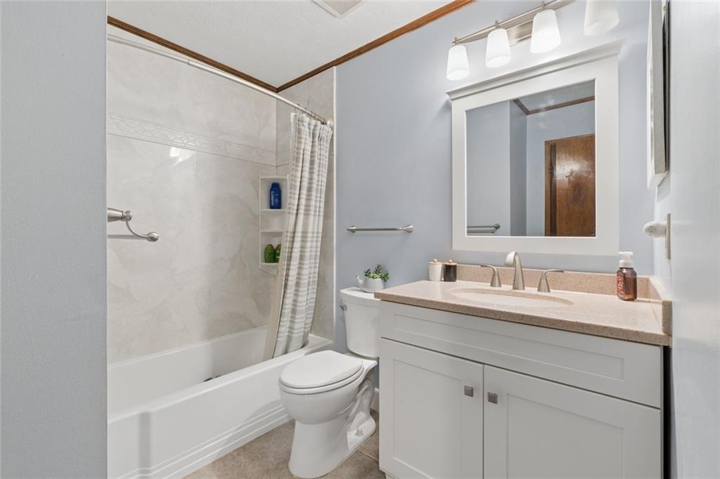 3492 Vista Heights Way SW