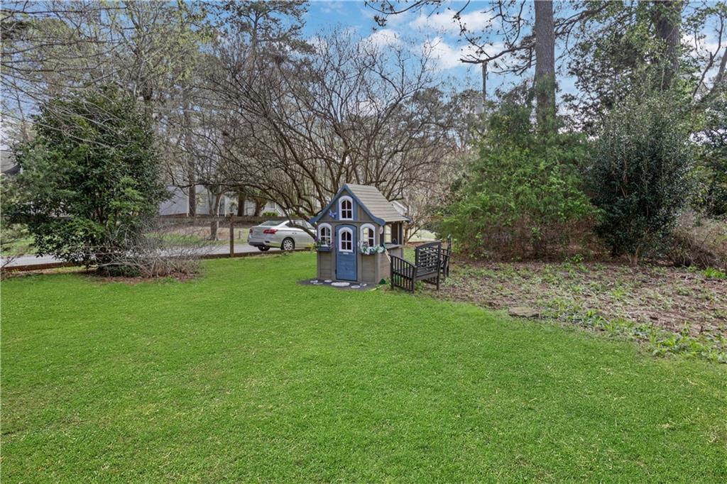 5813 Four Winds Drive SW