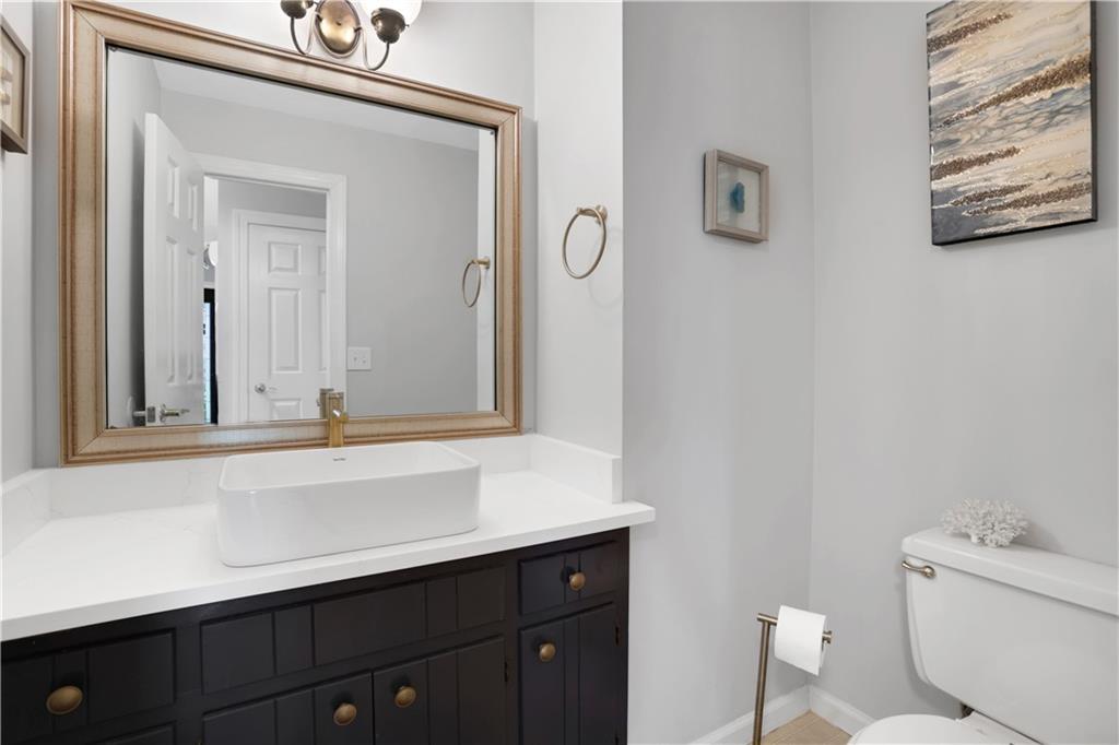 5813 Four Winds Drive SW