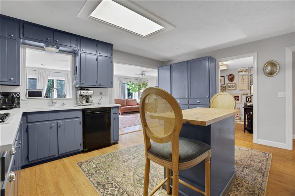 5813 Four Winds Drive SW