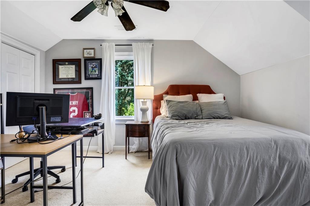 5813 Four Winds Drive SW