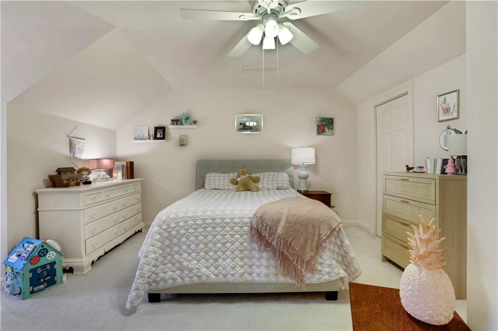 5813 Four Winds Drive SW